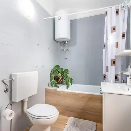 House 3*