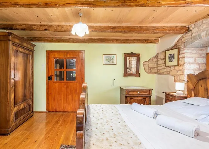 House 3* Peresiji
