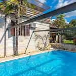 Pensionat House 436 Peresiji