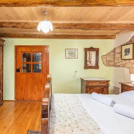 House 3* Peresiji