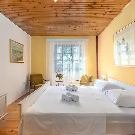 بيت ضيافة House 3*