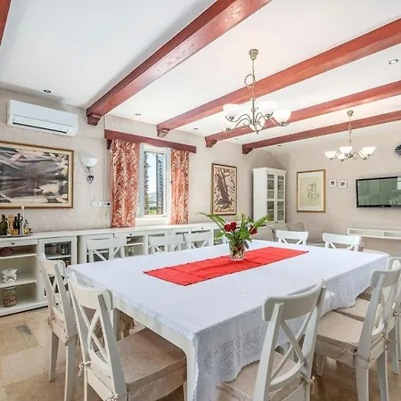 بيت ضيافة House 3*