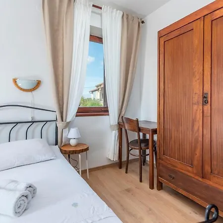 House 3*