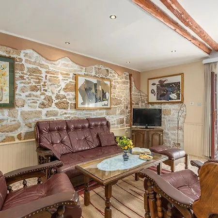 بيت ضيافة House 3*