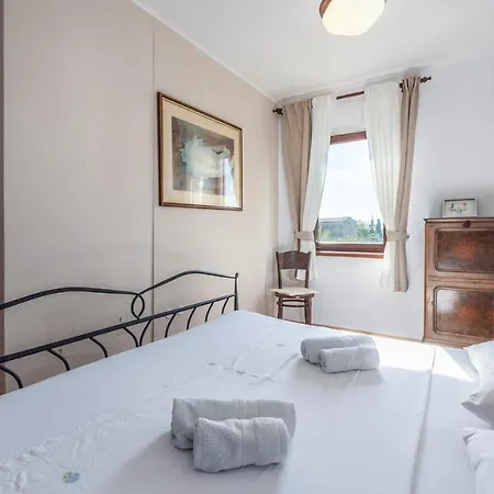 بيت ضيافة House Peresiji