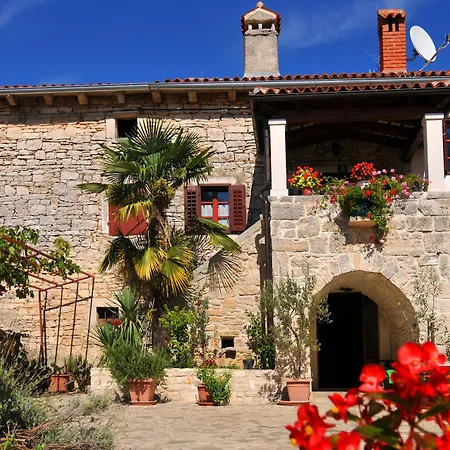 House بيت ضيافة 3*