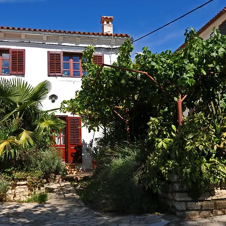 House بيت ضيافة Peresiji