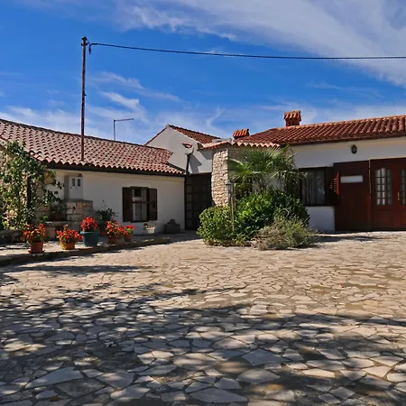House 3*