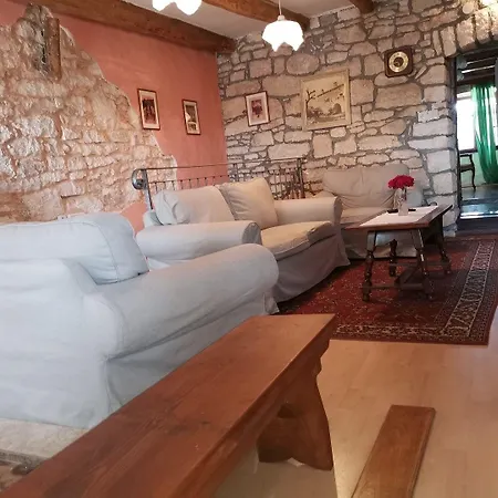 House بيت ضيافة 3*